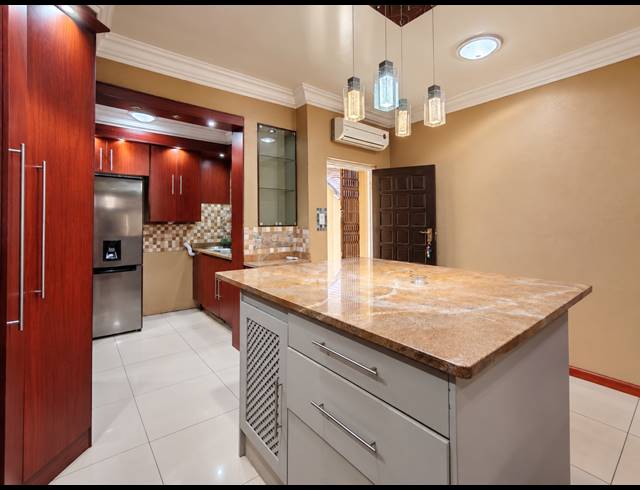 2 BEDROOM TOWNHOUSE FOR SALE IN THREE RIVERS